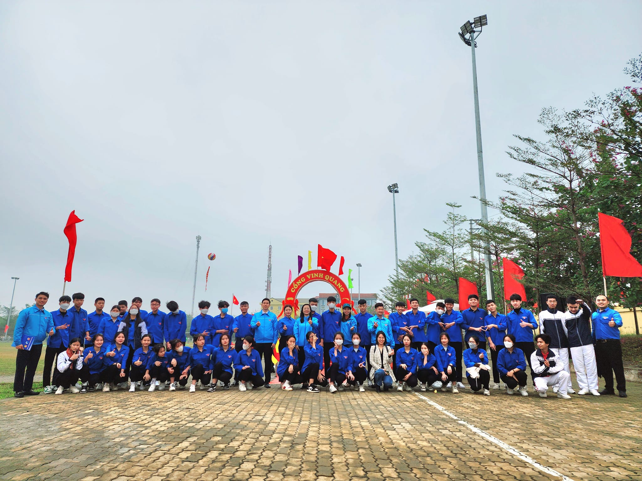 TUỔI TRẺ TRUNG TÂM GDNN-GDTX HUYỆN THẠCH THẤT THAM GIA PHỤC VỤ LỄ GIAO NHẬN QUÂN NĂM 2023